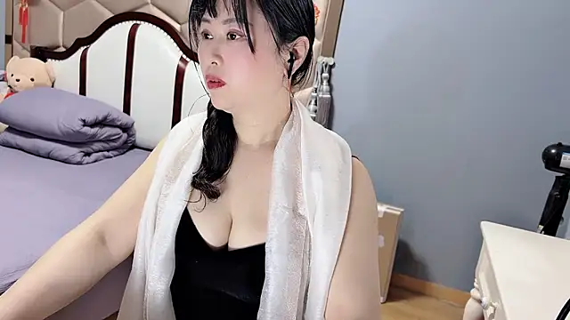 yaoyao22678 online show from 04-05-26, 03:47