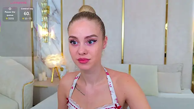 Snapshot of Rose_Masson chatting on 11-19-25, 06:35 Rose Masson online show from 11-19-25, 06:35