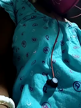 Snapshot of Danielbutterfly chatting on 10-31-25, 06:03 Danielbutterfly online show from 10-31-25, 06:03