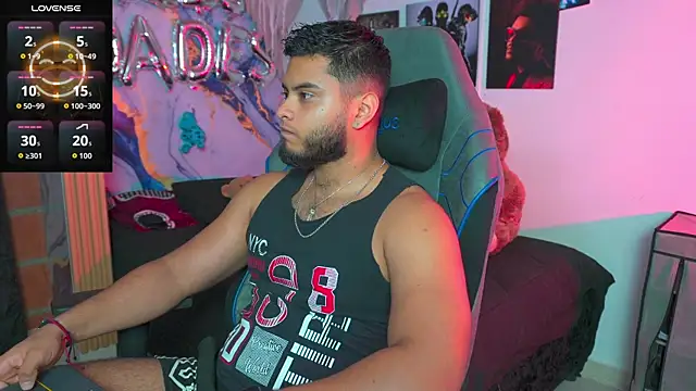 Tiler wolker online show from 04-26-26, 01:03