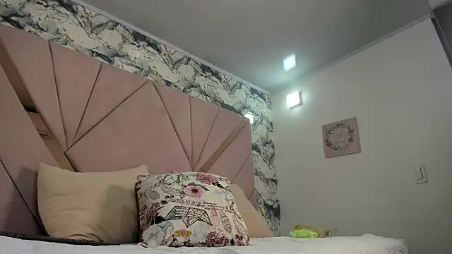 naomy sexy  online show from 03-07-26, 08:39