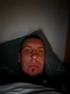 Snapshot of Belgasz chatting on 10-27-25, 08:13 Belgasz online show from 10-27-25, 08:13