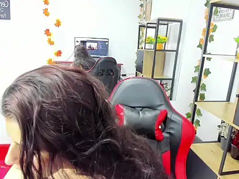 Allana Collins  online show from 10-28-25, 01:36