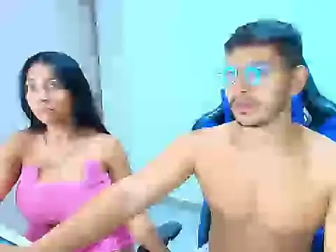 sophia and alex online show from 10-26-25, 03:23