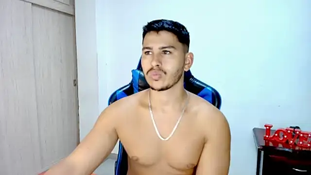 sophia and alex online show from 11-24-25, 03:28