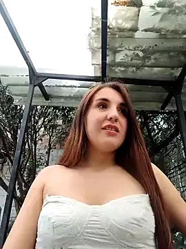 Snapshot of Alyah_1-2 chatting on 10-29-25, 05:04 Alyah 1-2 online show from 10-29-25, 05:04