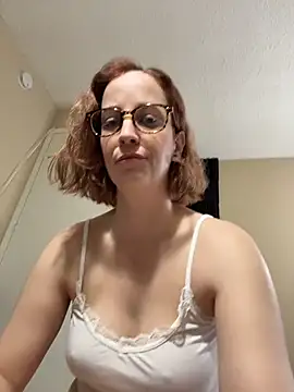 Snapshot of CreamedKitten chatting on 11-21-25, 04:05 CreamedKitten online show from 11-21-25, 04:05