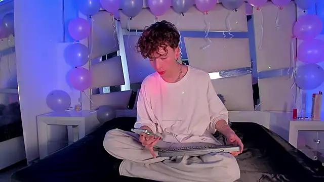 Genesis ask online show from 10-27-25, 03:21