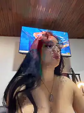 Im Saraaaa online show from 10-30-25, 06:30