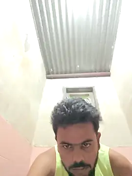 Snapshot of devil_boy_0909 chatting on 10-31-25, 02:12 devil boy 0909 online show from 10-31-25, 02:12