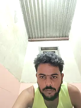 Snapshot of devil_boy_0909 chatting on 10-31-25, 04:19 devil boy 0909 online show from 10-31-25, 04:19