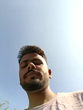 Snapshot of devil_boy_0909 chatting on 11-06-25, 04:35 devil boy 0909 online show from 11-06-25, 04:35