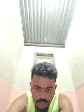 Snapshot of devil_boy_0909 chatting on 11-10-25, 02:43 devil boy 0909 online show from 11-10-25, 02:43