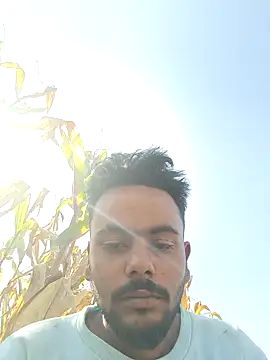 Snapshot of devil_boy_0909 chatting on 11-12-25, 07:42 devil boy 0909 online show from 11-12-25, 07:42