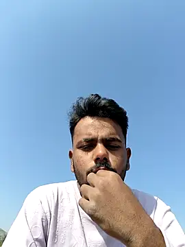 Snapshot of devil_boy_0909 chatting on 11-13-25, 04:33 devil boy 0909 online show from 11-13-25, 04:33