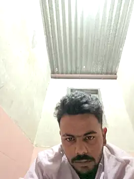 Snapshot of devil_boy_0909 chatting on 11-14-25, 01:48 devil boy 0909 online show from 11-14-25, 01:48