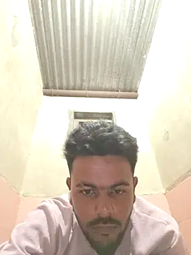 Snapshot of devil_boy_0909 chatting on 11-26-25, 05:03 devil boy 0909 online show from 11-26-25, 05:03