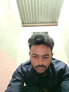 Snapshot of devil_boy_0909 chatting on 11-29-25, 02:36 devil boy 0909 online show from 11-29-25, 02:36