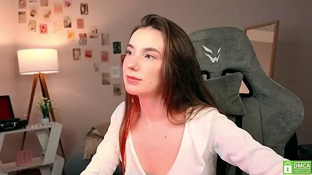 Snapshot of yourfrenchteacher chatting on 10-30-25, 04:25 yourfrenchteacher online show from 10-30-25, 04:25