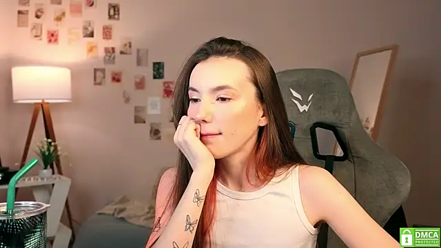 Snapshot of yourfrenchteacher chatting on 11-17-25, 04:51 yourfrenchteacher online show from 11-17-25, 04:51