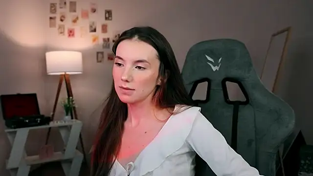 Snapshot of yourfrenchteacher chatting on 12-05-25, 04:21 yourfrenchteacher online show from 12-05-25, 04:21