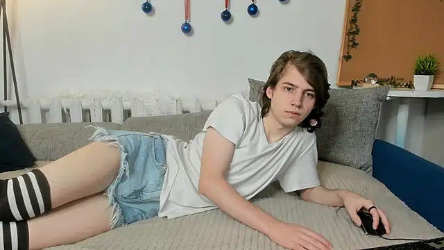 AvenGlow online show from 01-06-26, 05:11