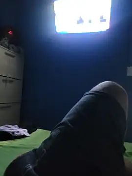 Snapshot of Tincho1051 chatting on 02-19-26, 09:22 Tincho1051 online show from 02-19-26, 09:22