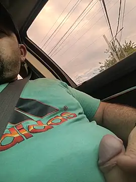 Snapshot of Tincho1051 chatting on 03-14-26, 08:03 Tincho1051 online show from 03-14-26, 08:03