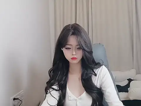 onnijiang123 online show from 10-31-25, 09:54