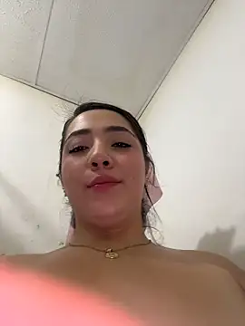 Snapshot of Hannahpradaa_ chatting on 11-05-25, 12:21 Hannahpradaa online show from 11-05-25, 12:21