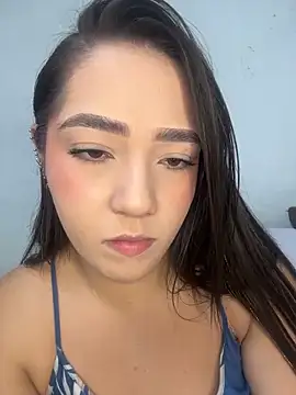 Snapshot of Hannahpradaa_ chatting on 11-16-25, 12:00 Hannahpradaa online show from 11-16-25, 12:00