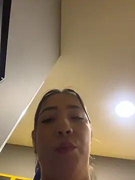 Snapshot of Hannahpradaa_ chatting on 11-27-25, 07:38 Hannahpradaa online show from 11-27-25, 07:38