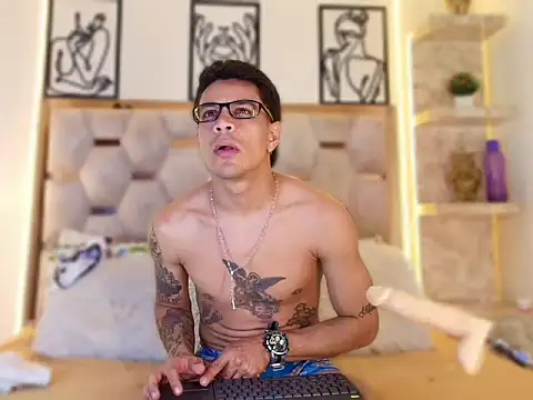 Andrew Haalls online show from 11-18-25, 08:46