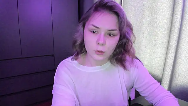 sophia lix online show from 12-16-25, 05:01