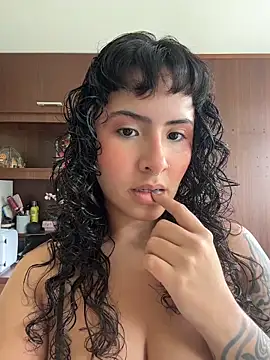 SugarTroubl33 online show from 04-06-26, 01:56