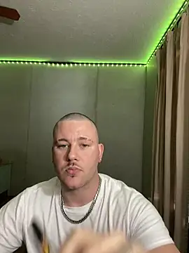 Snapshot of thepornplugz chatting on 02-21-26, 08:10 thepornplugz online show from 02-21-26, 08:10