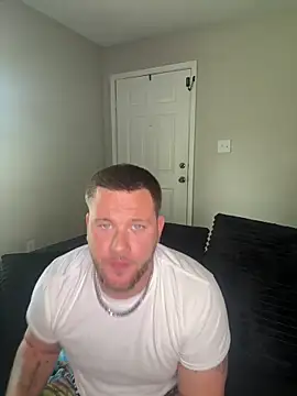 Snapshot of thepornplugz chatting on 04-29-26, 04:00 thepornplugz online show from 04-29-26, 04:00