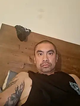Stronggdragon85 online show from 05-09-26, 04:56