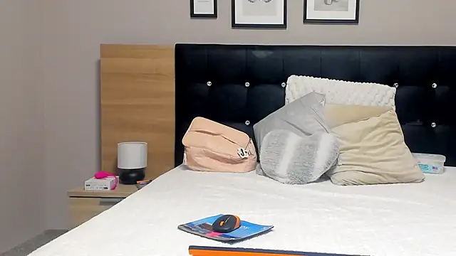 Snapshot of valeryablack chatting on 11-28-25, 07:27 valeryablack online show from 11-28-25, 07:27