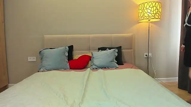babyyullii online show from 06-10-26, 01:39