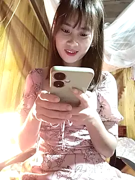 Em xinh01 online show from 12-17-25, 04:13