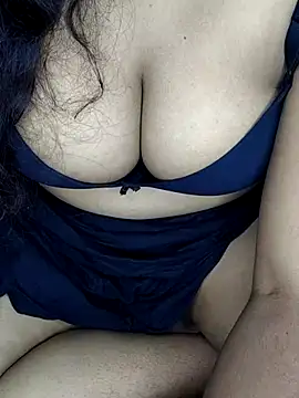 shreyareddy99 online show from 12-22-25, 05:21