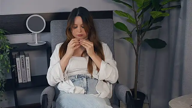 RacquelSookoo online show from 10-28-25, 09:13