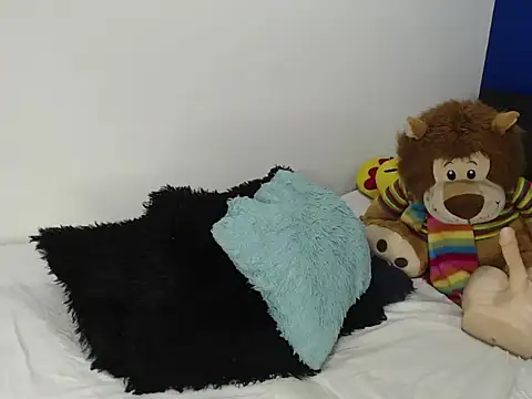 EmmilyConnor online show from 02-13-26, 01:40