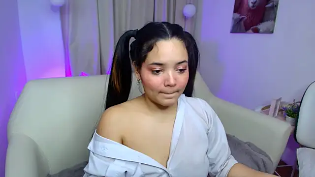 Snapshot of elli_snow1 chatting on 11-11-25, 02:55 elli snow1 online show from 11-11-25, 02:55