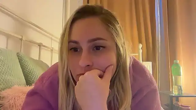 Snapshot of EngelHelene chatting on 05-09-26, 06:13 EngelHelene online show from 05-09-26, 06:13