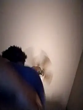 Snapshot of Mzhoneyy89 chatting on 10-31-25, 06:58 Mzhoneyy89 online show from 10-31-25, 06:58