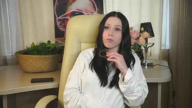 LorriCulpit online show from 10-29-25, 10:39