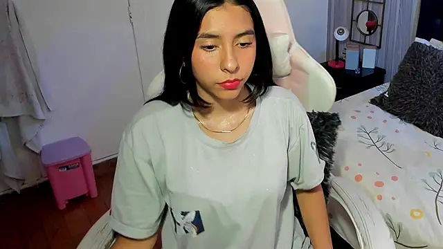 shirley sweet  online show from 10-31-25, 07:48