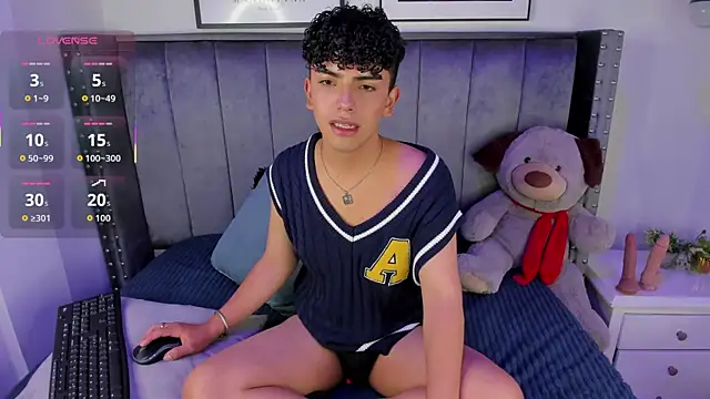 Snapshot of Niick_Twiink chatting on 10-29-25, 07:37 Niick Twiink online show from 10-29-25, 07:37